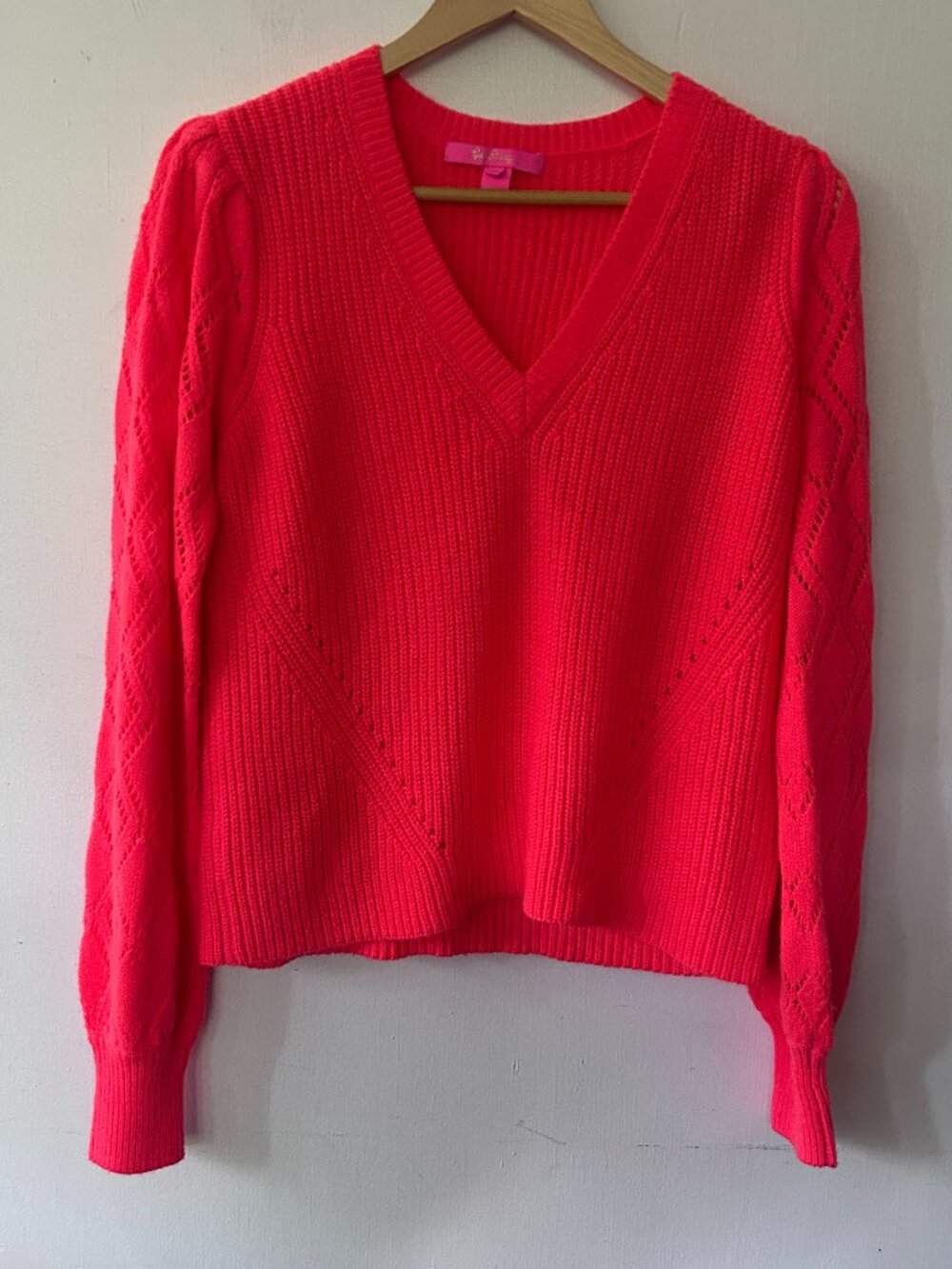 Lilly‎ Pulitzer Coral Knit Sweater Womens Medium V-neck Pullover Coastal Luxe